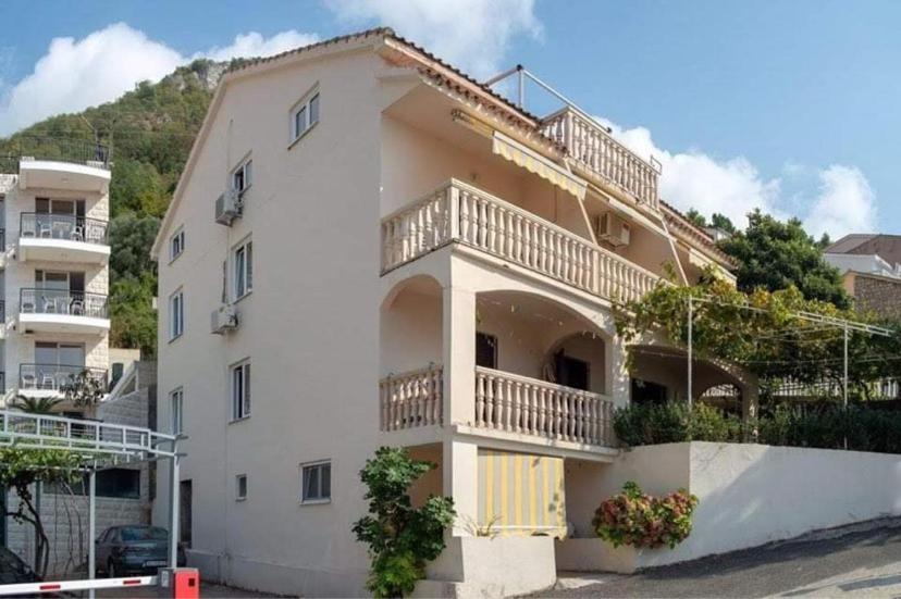 Apartments Dunja Sveti Stefan Luaran gambar