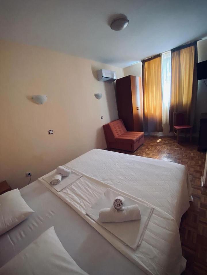 Apartments Dunja Sveti Stefan Luaran gambar