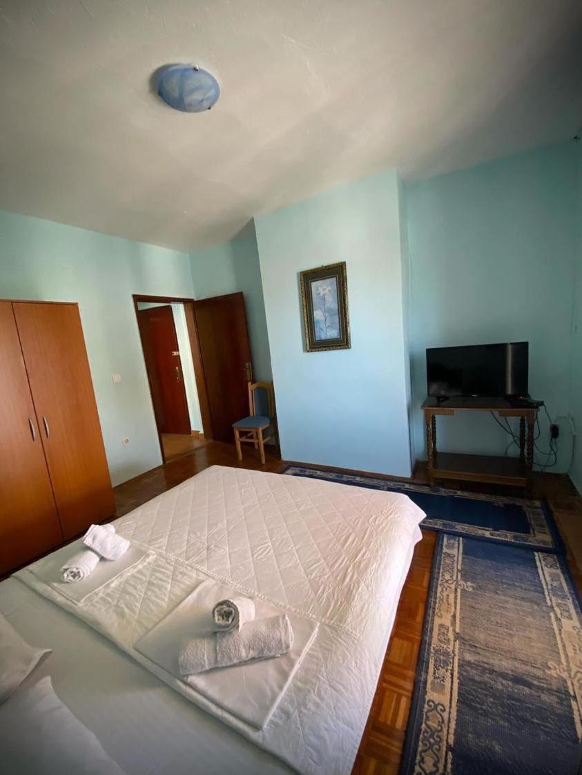 Apartments Dunja Sveti Stefan Luaran gambar